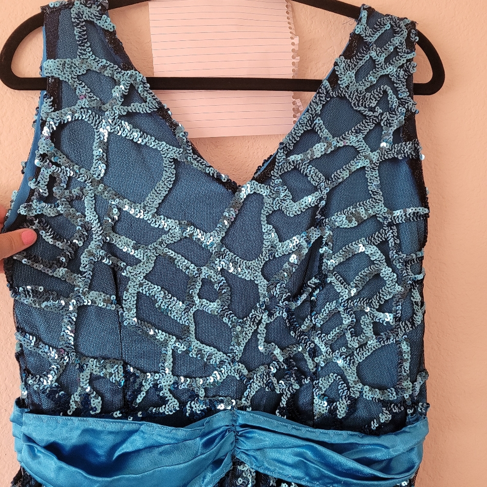 Blue sequence dress with lining long sleeves less